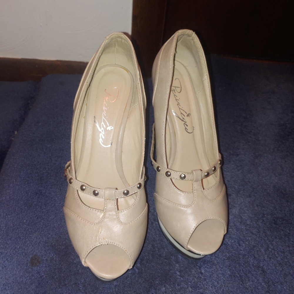 Shoes - Picture 7 of 7